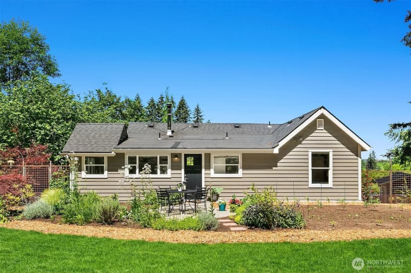 Property photo for 11323 E Riverside Drive, Bothell photo 28