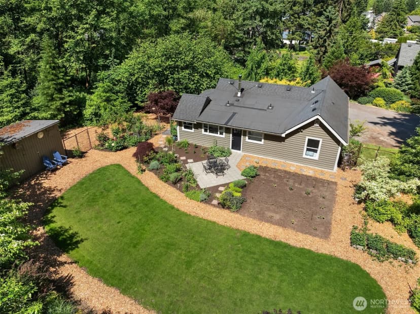 Property photo for 11323 E Riverside Drive, Bothell photo 34
