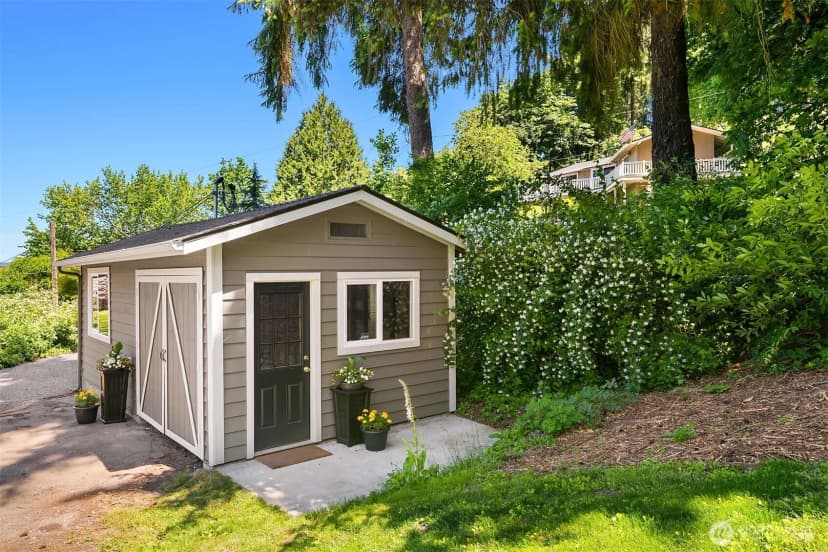Property photo for 11323 E Riverside Drive, Bothell photo 36