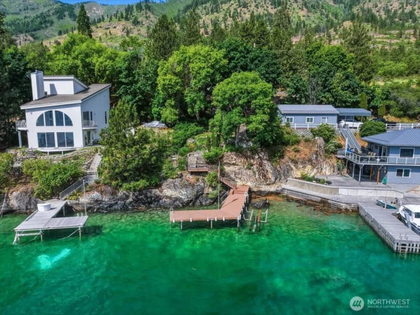 Property photo for 15137 S Lakeshore Road, Chelan