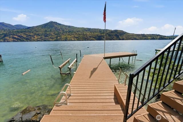 Property photo for 15137 S Lakeshore Road, Chelan photo 5
