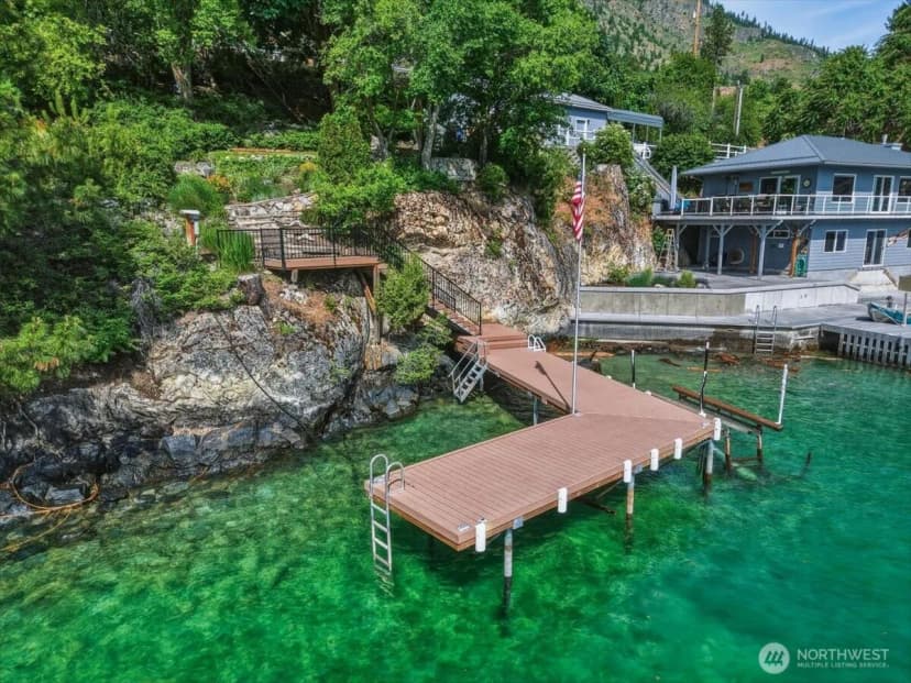 Property photo for 15137 S Lakeshore Road, Chelan photo 3