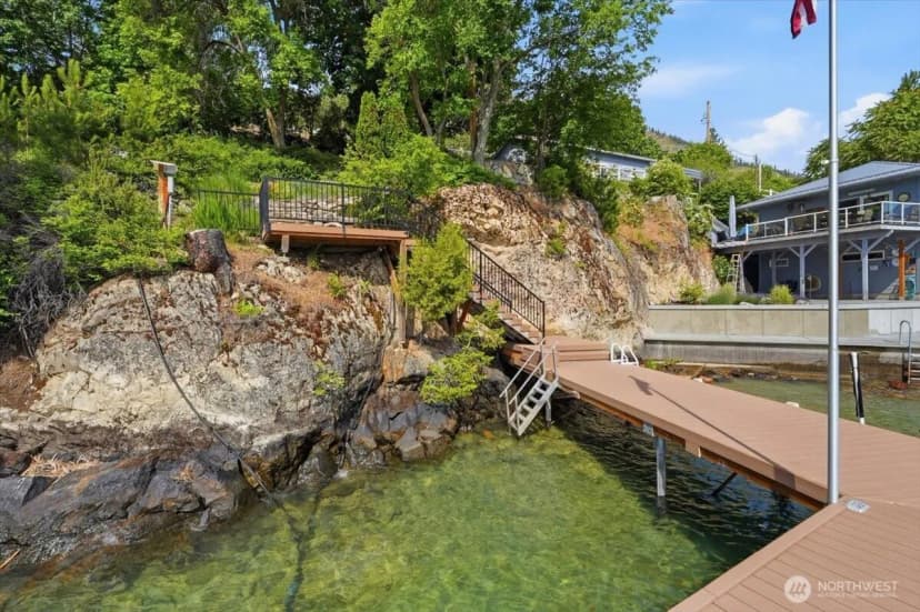 Property photo for 15137 S Lakeshore Road, Chelan photo 4