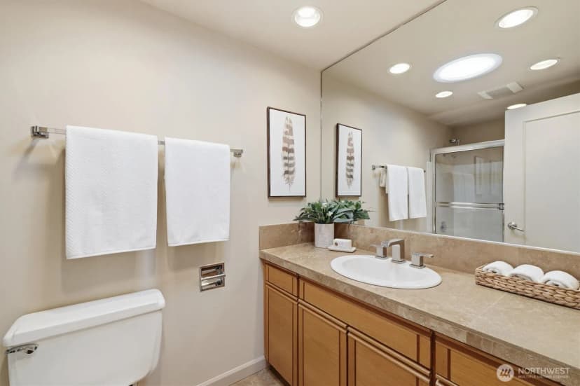 Property photo for 216 131st Avenue Ne, Bellevue photo 20