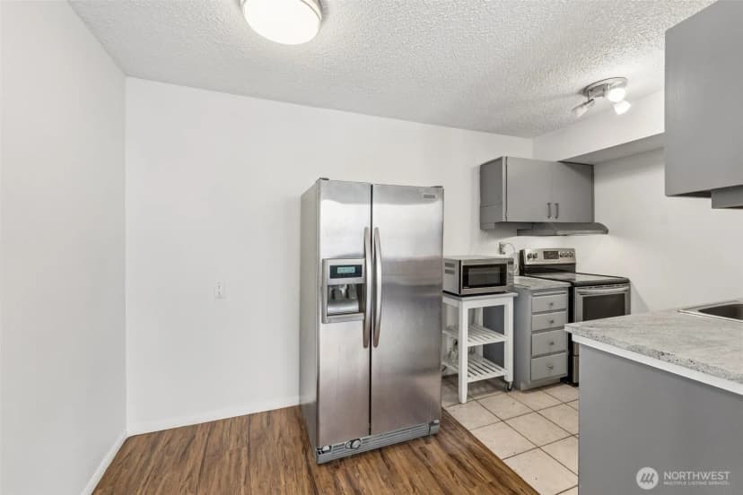 Property photo for 1200 Boylston Avenue #402, Seattle photo 6