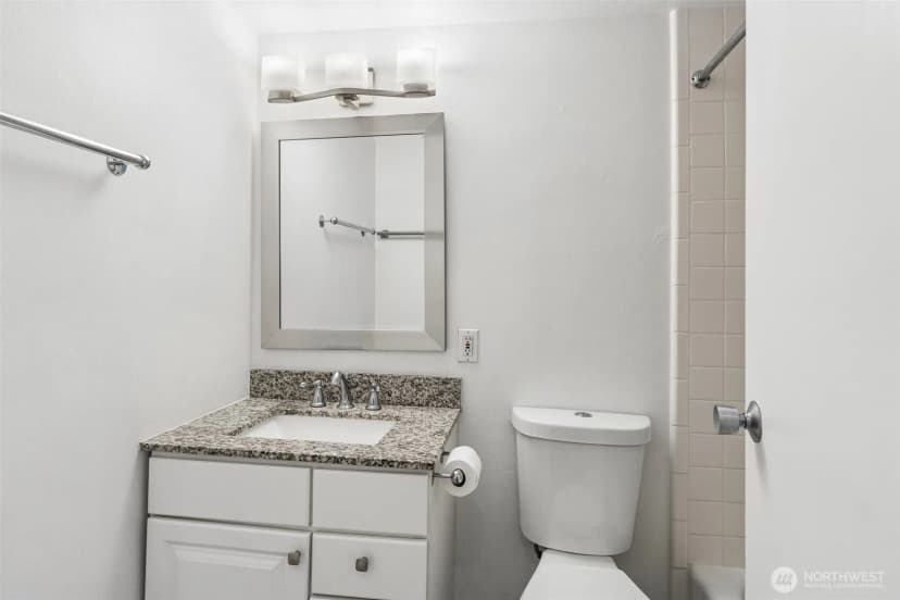 Property photo for 1200 Boylston Avenue #402, Seattle photo 11
