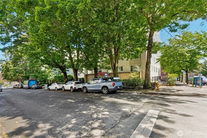 Property photo for 1200 Boylston Avenue #402, Seattle photo 22