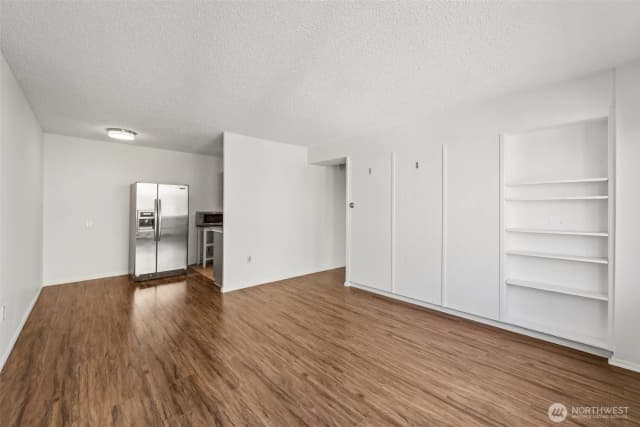 Property photo for 1200 Boylston Avenue #402, Seattle photo 4