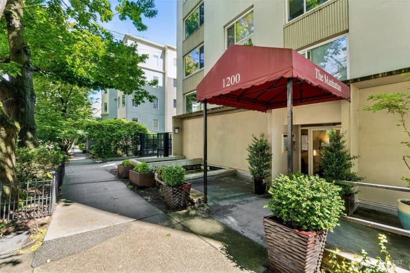 Property photo for 1200 Boylston Avenue #402, Seattle photo 13