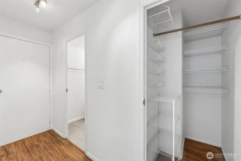 Property photo for 1200 Boylston Avenue #402, Seattle photo 10