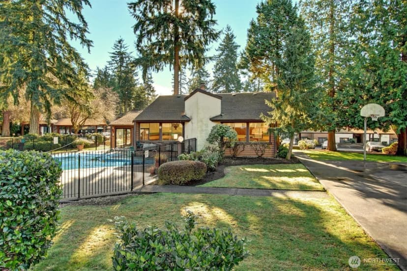 Property photo for 12703 Ne 129th Court #h302, Kirkland photo 22