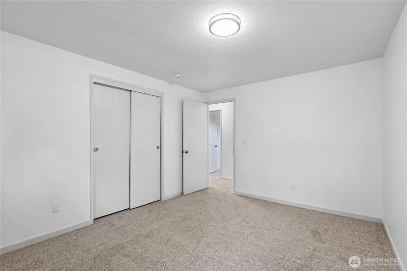 Property photo for 12416 Se 211th Place, Kent photo 19