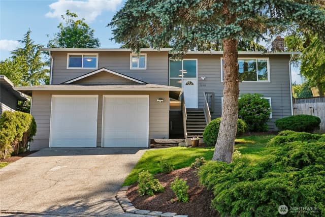 Property photo for 12416 Se 211th Place, Kent