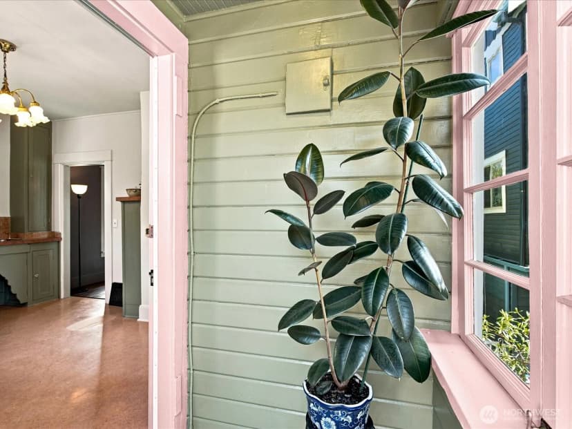 Property photo for 2811 Sw Dakota Street, Seattle photo 15