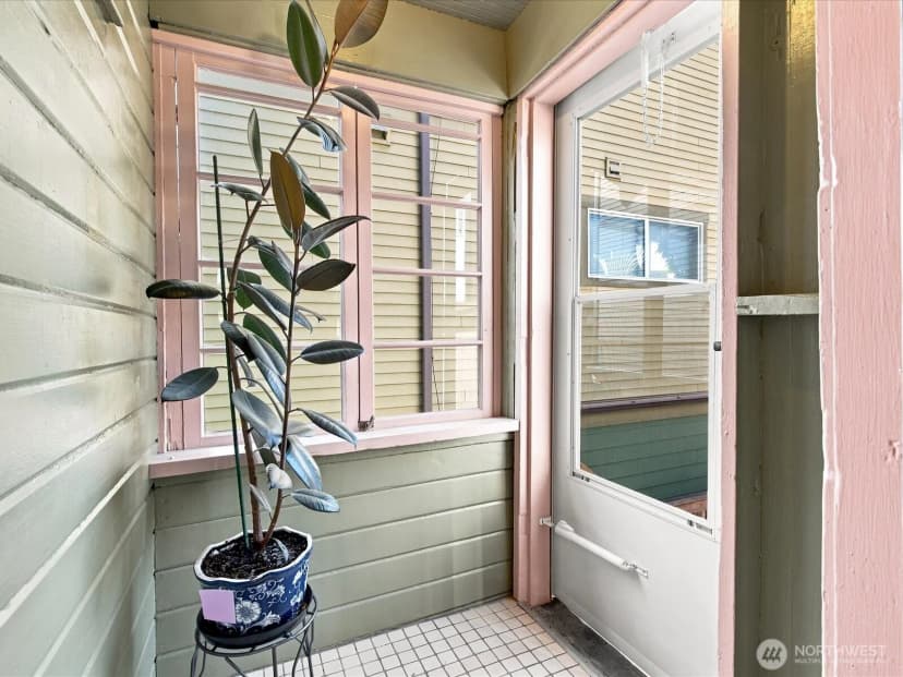 Property photo for 2811 Sw Dakota Street, Seattle photo 16