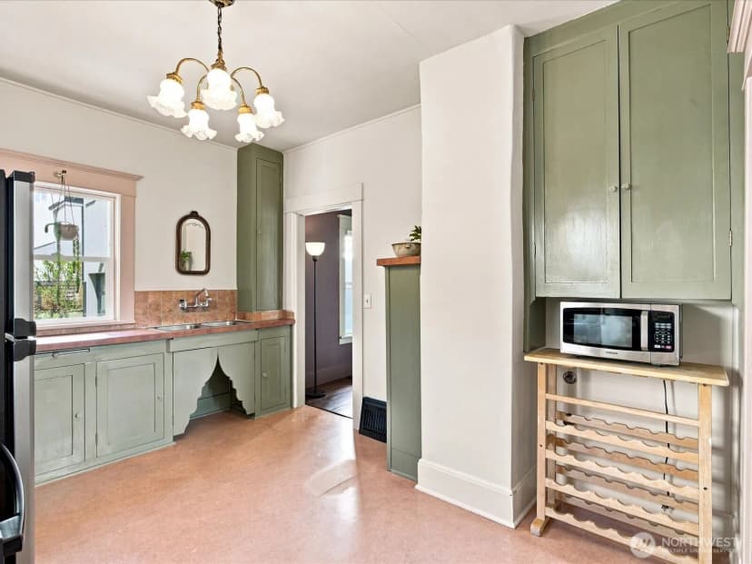 Property photo for 2811 Sw Dakota Street, Seattle photo 13