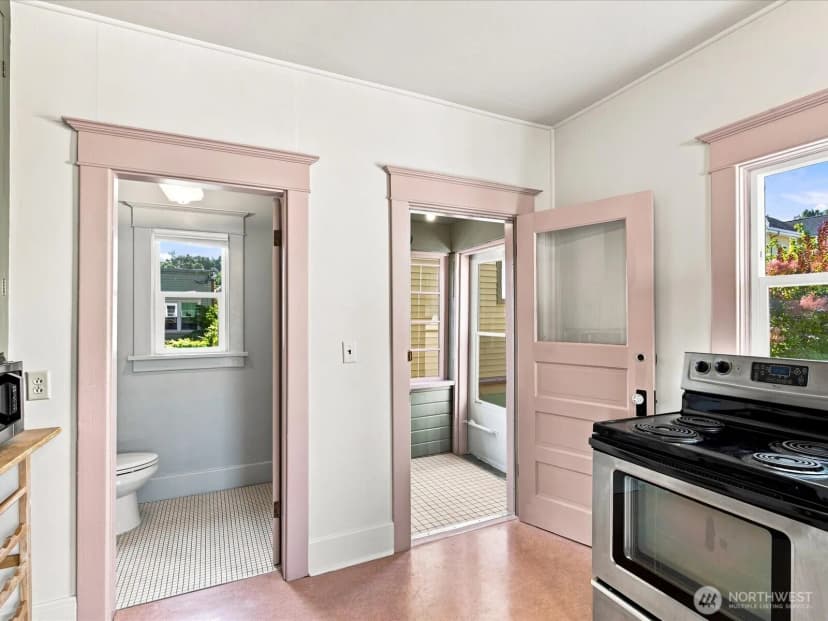 Property photo for 2811 Sw Dakota Street, Seattle photo 12