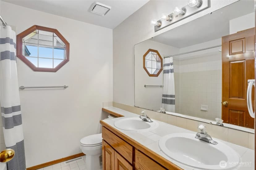 Property photo for 32745 47th Avenue Sw, Federal Way photo 28