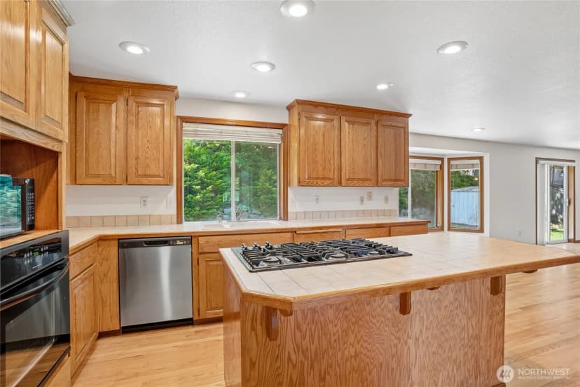 Property photo for 32745 47th Avenue Sw, Federal Way photo 13