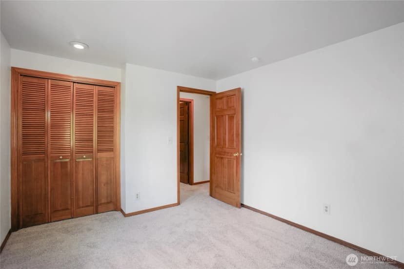 Property photo for 32745 47th Avenue Sw, Federal Way photo 24