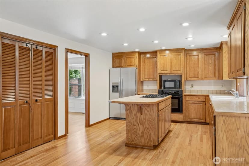 Property photo for 32745 47th Avenue Sw, Federal Way photo 12