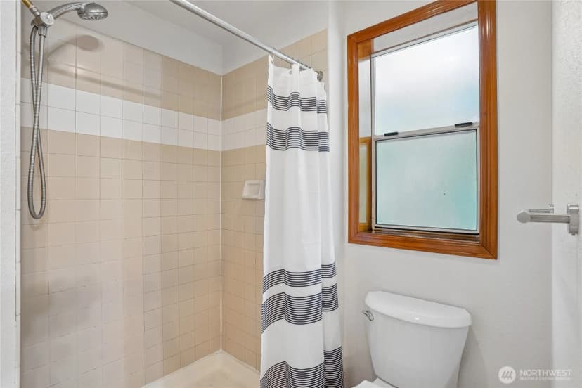 Property photo for 32745 47th Avenue Sw, Federal Way photo 22