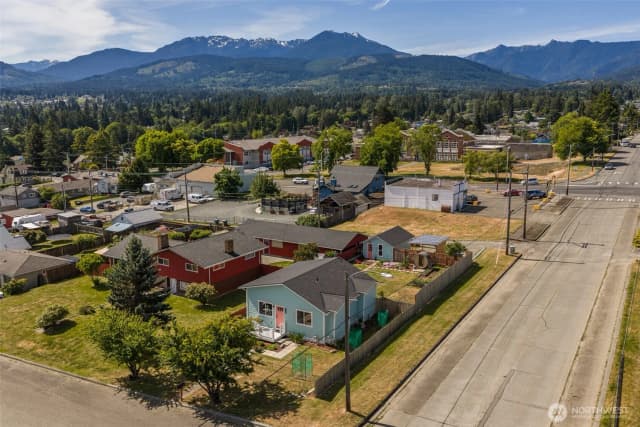 Property photo for 940 W 7th Street, Port Angeles