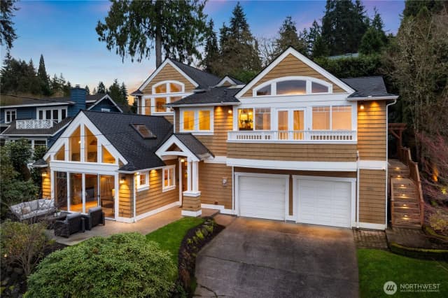 Property photo for 18021 Se 40th Place, Bellevue photo 2