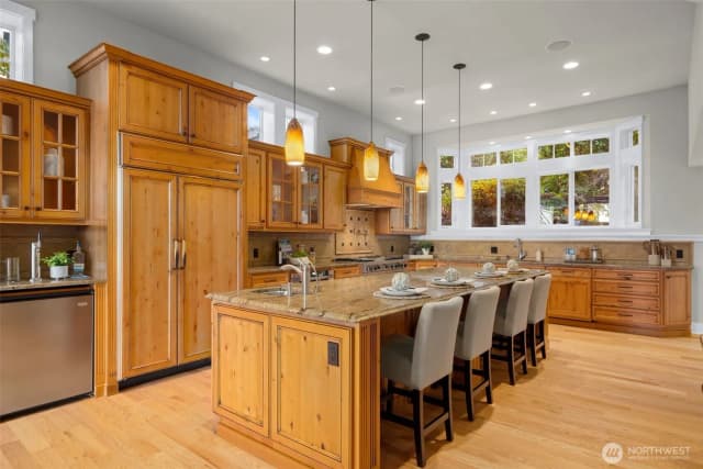 Property photo for 18021 Se 40th Place, Bellevue photo 4