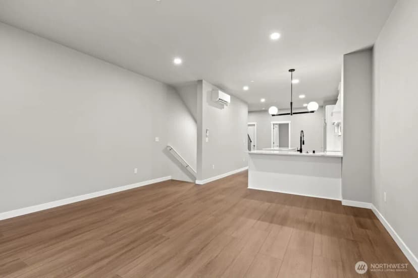 Property photo for 16823 Alder Way #l3, Lynnwood photo 11