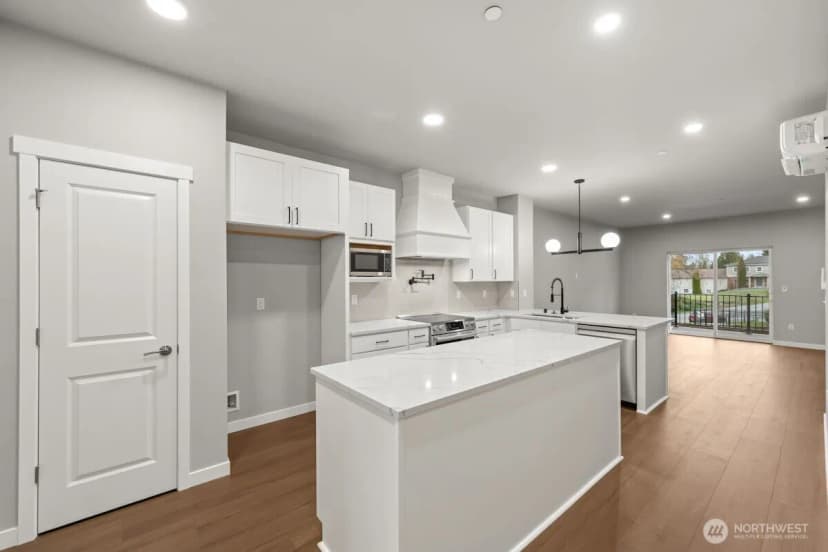 Property photo for 16823 Alder Way #l3, Lynnwood photo 19