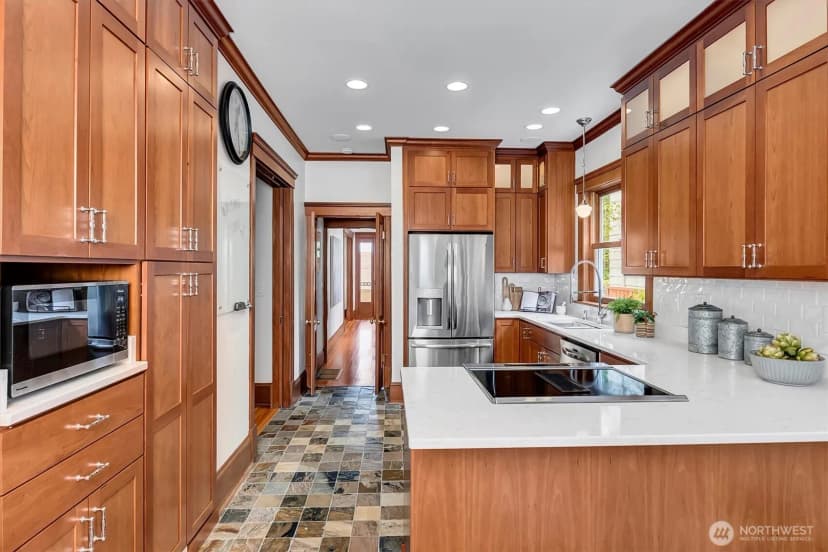Property photo for 612 11th Avenue E, Seattle photo 13