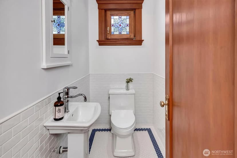 Property photo for 612 11th Avenue E, Seattle photo 17