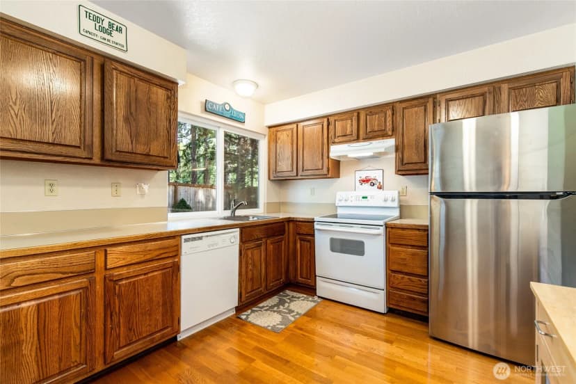 Property photo for 21136 Ne 16th Street, Sammamish photo 9