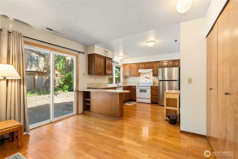 Property photo for 21136 Ne 16th Street, Sammamish photo 8