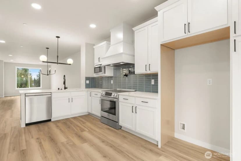 Property photo for 16823 Alder Way #l4, Lynnwood photo 9