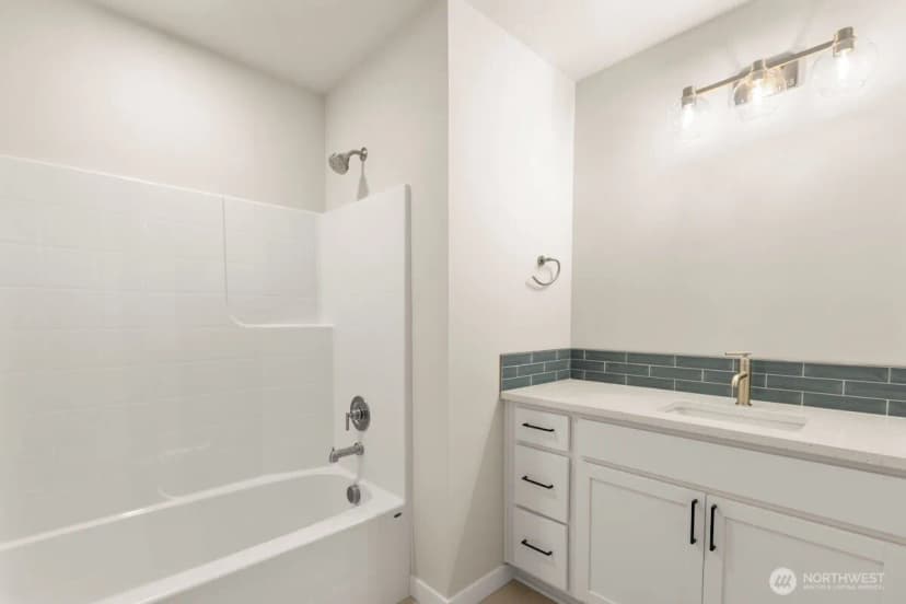 Property photo for 16823 Alder Way #l4, Lynnwood photo 28