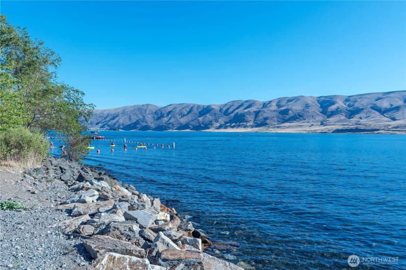 Property photo for 407 Island View Sw, Mattawa photo 24