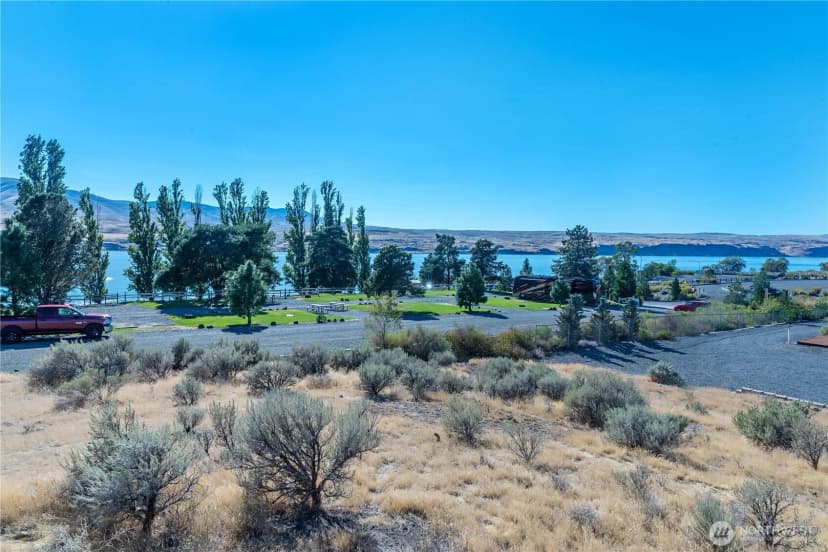 Property photo for 407 Island View Sw, Mattawa photo 17