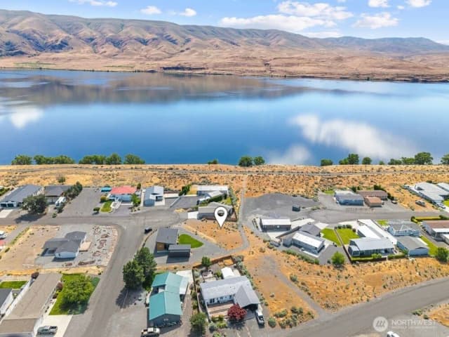 Property photo for 407 Island View Sw, Mattawa photo 2