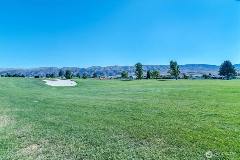 Property photo for 407 Island View Sw, Mattawa photo 13