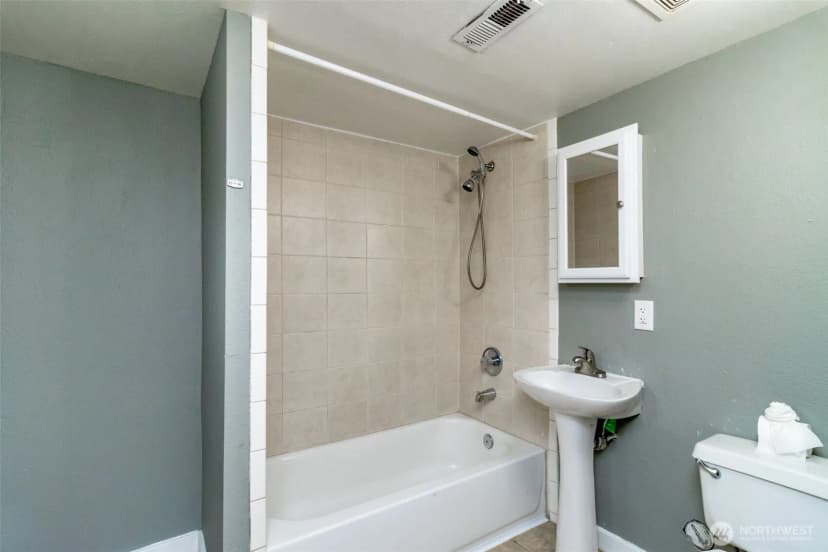 Property photo for 10033 Des Moines Memorial Drive S, Seattle photo 36