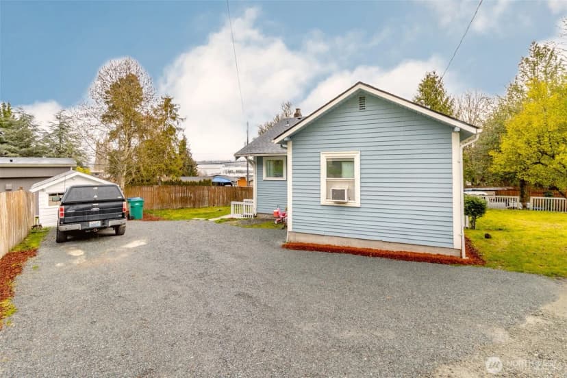 Property photo for 10033 Des Moines Memorial Drive S, Seattle photo 3