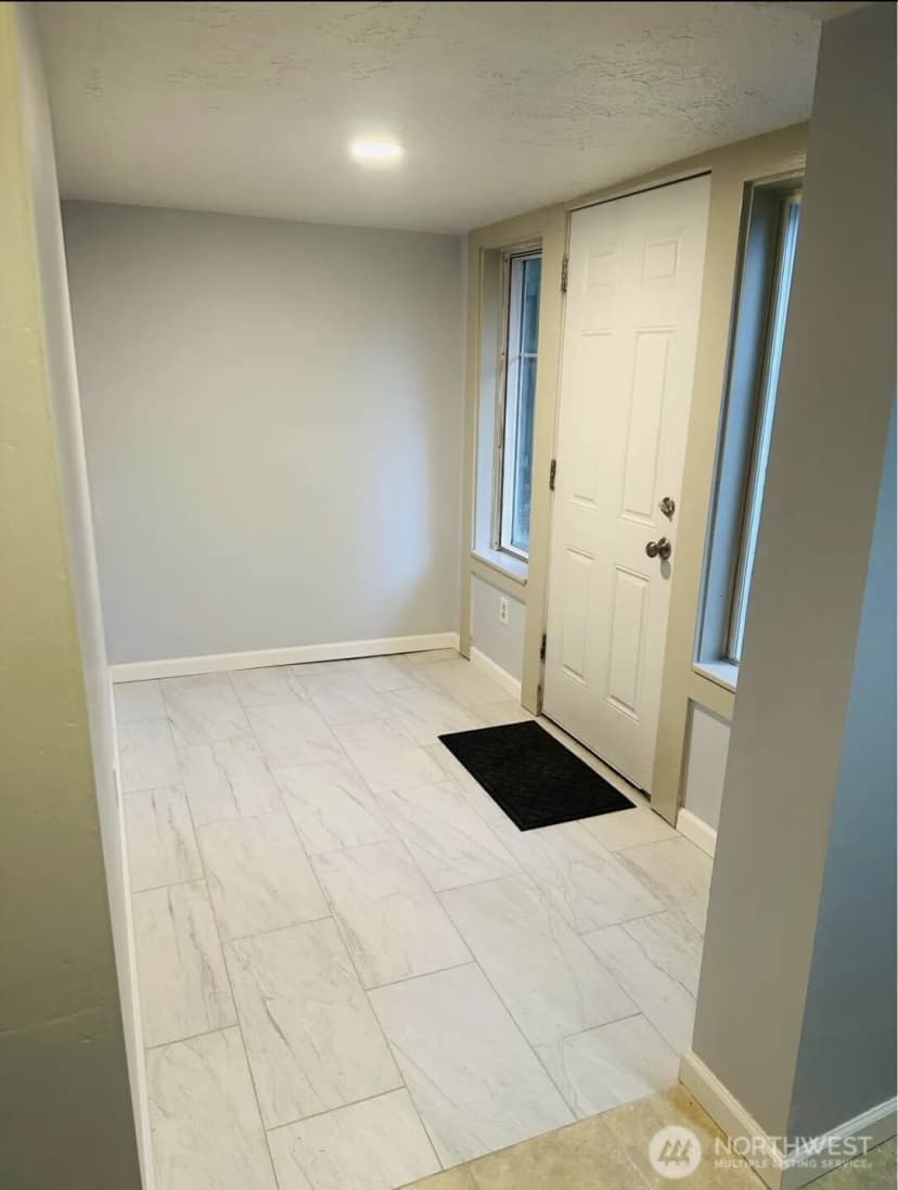 Property photo for 10033 Des Moines Memorial Drive S, Seattle photo 23