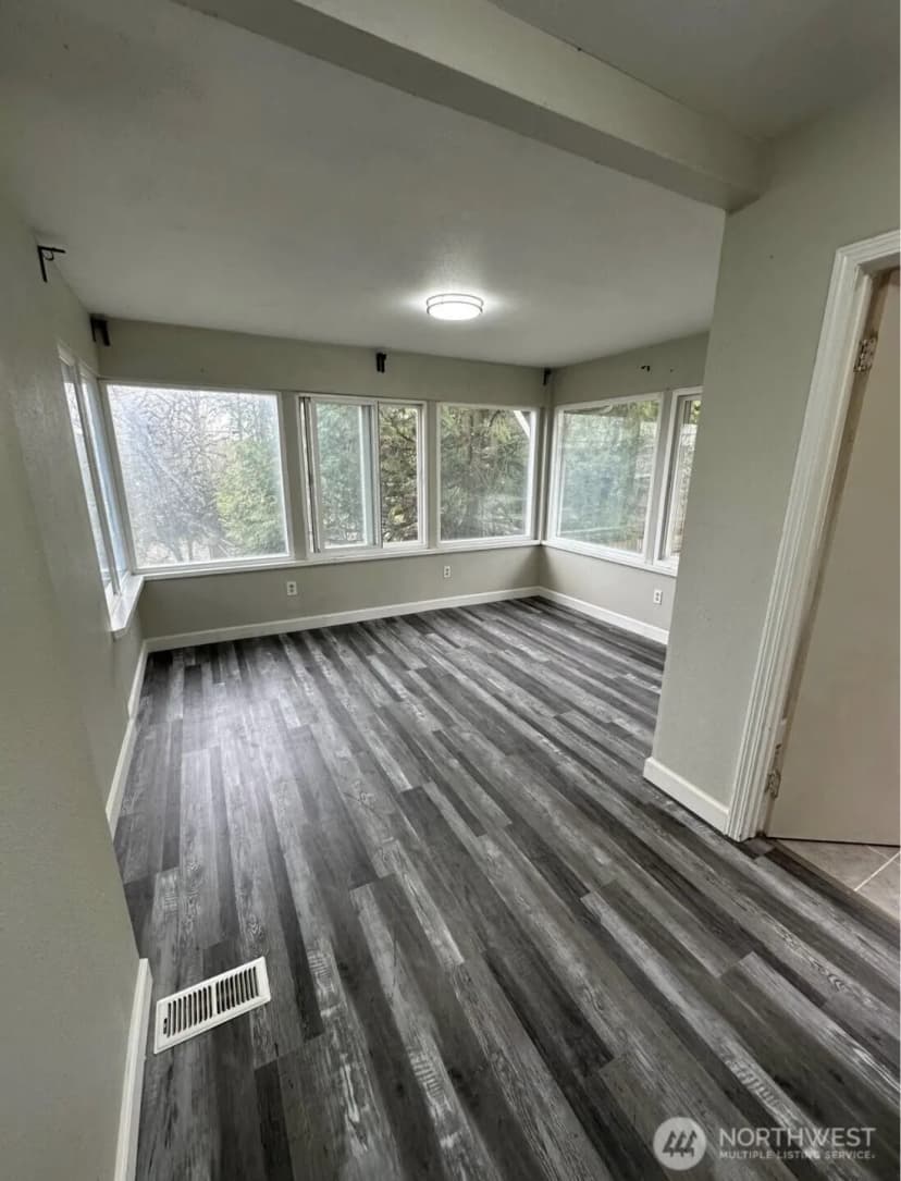 Property photo for 10033 Des Moines Memorial Drive S, Seattle photo 13