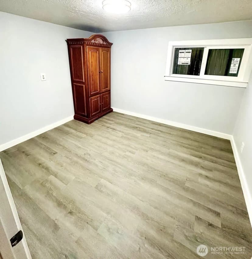 Property photo for 10033 Des Moines Memorial Drive S, Seattle photo 24