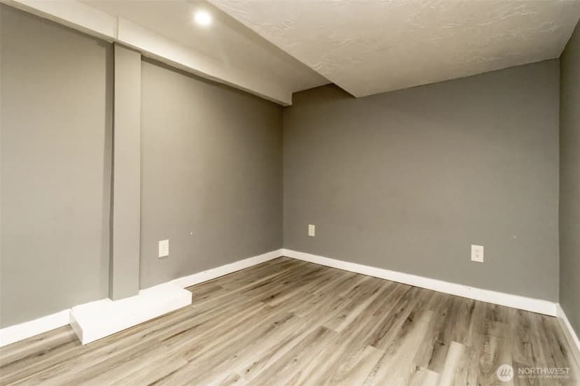 Property photo for 10033 Des Moines Memorial Drive S, Seattle photo 35