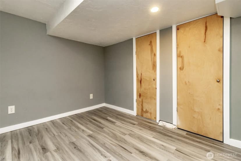 Property photo for 10033 Des Moines Memorial Drive S, Seattle photo 34
