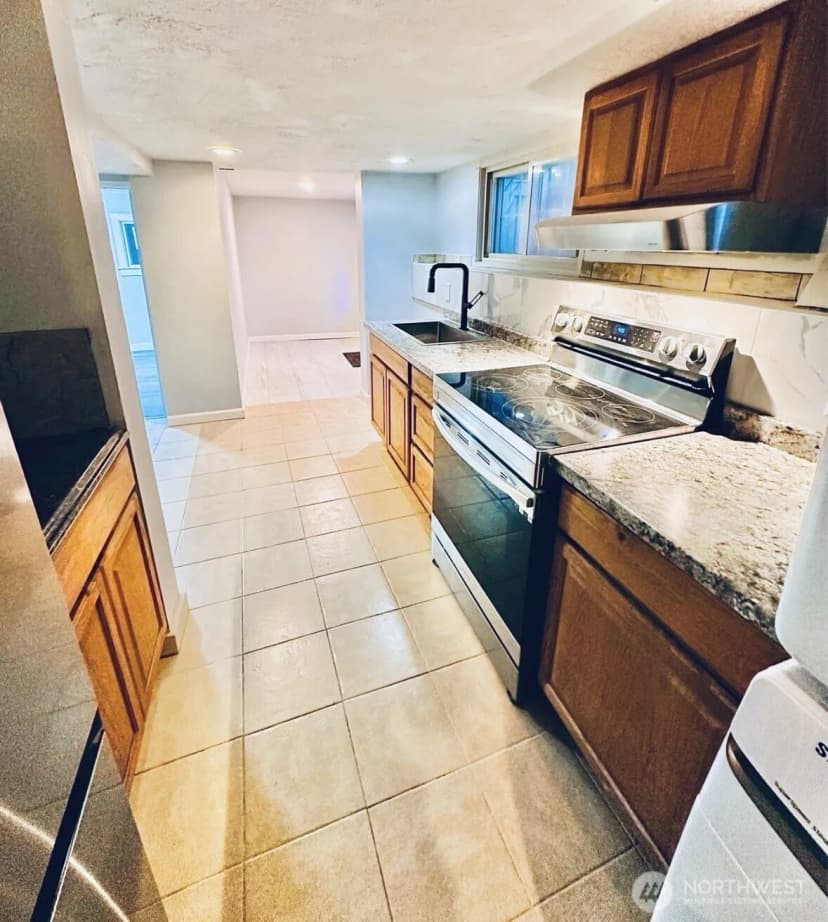 Property photo for 10033 Des Moines Memorial Drive S, Seattle photo 18