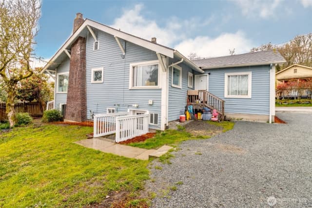 Property photo for 10033 Des Moines Memorial Drive S, Seattle photo 2